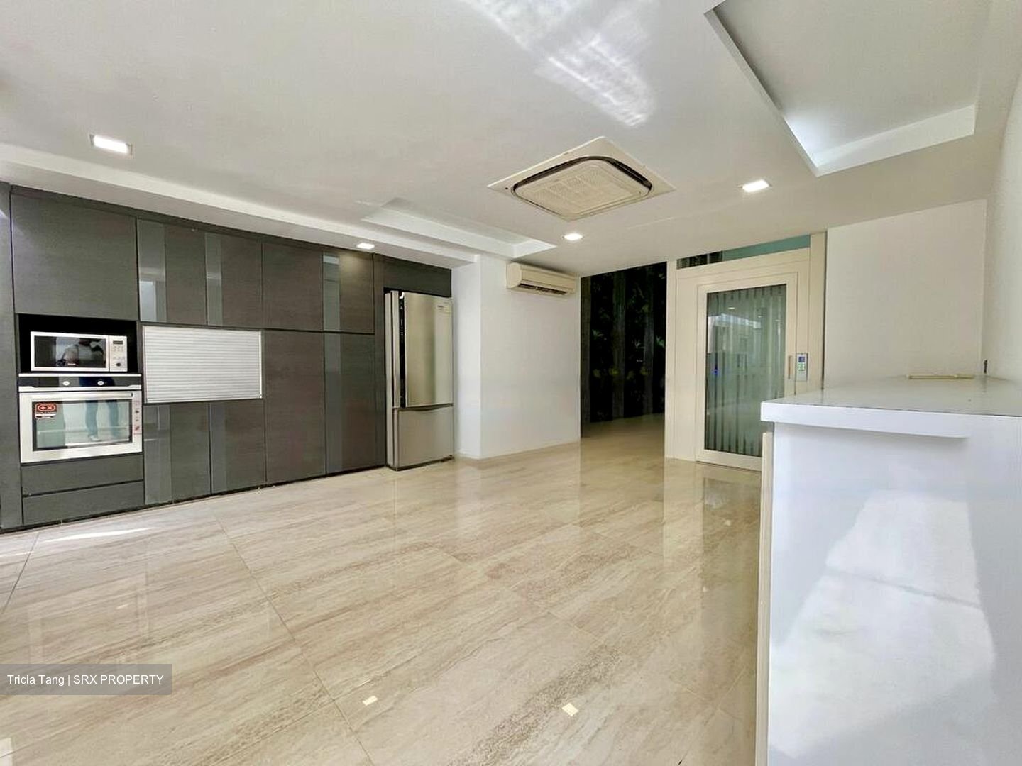 Orchard Road (D9), Terrace #455772371